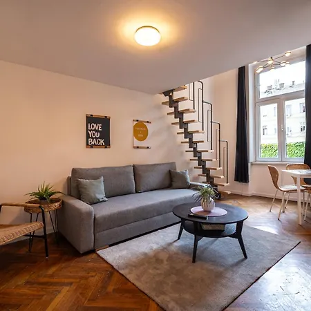 Lovely 1 Bedroom Apartment, Pest شقة بودابست