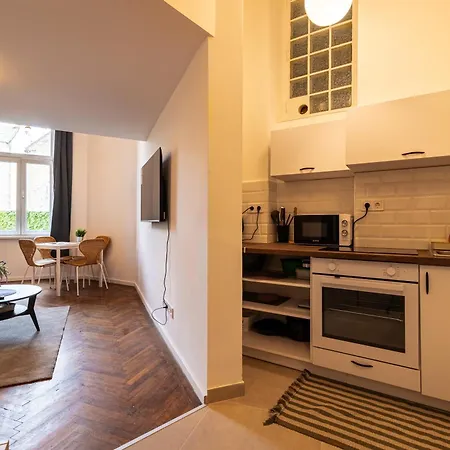 شقة Lovely 1 Bedroom Apartment, Pest بودابست