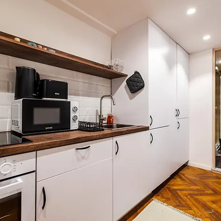 Lovely 1 Bedroom Apartment, Pest بودابست